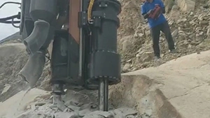 Divisor de roca hidráulico PL-1000L en funcionamiento