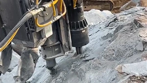 Divisor de roca hidráulico PL-1000L en funcionamiento